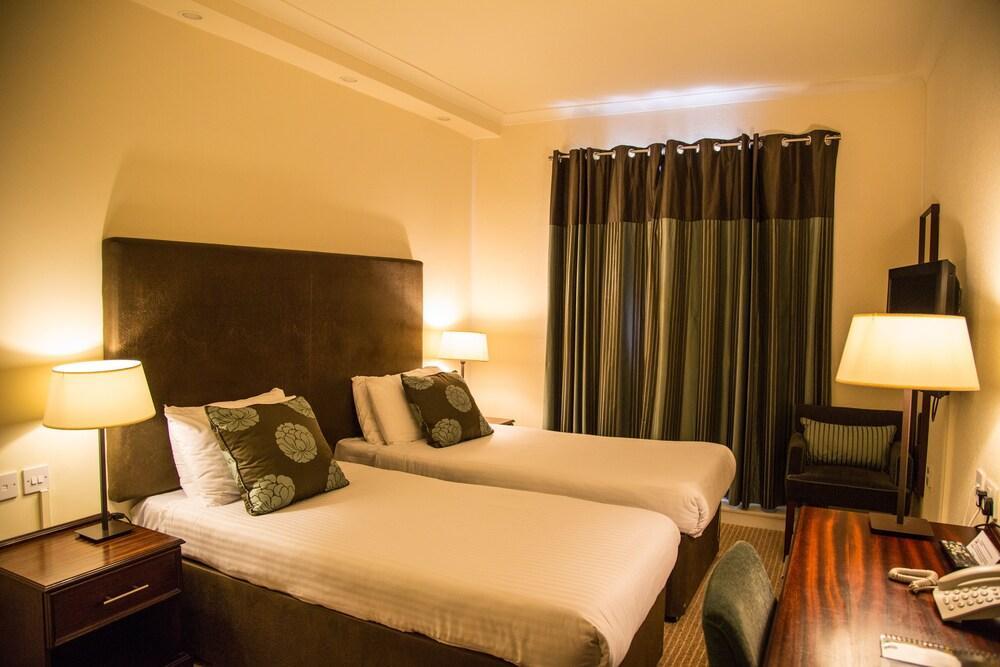 Cairn Hotel バスゲイト エクステリア 写真